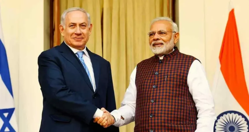 प्रधानमंत्री नरेंद्र मोदी और इजरायल के प्रधानमंत्री बेंजामिन नेतन्याहू रक्षा और रणनीतिक सहयोग पर बातचीत करते हुए