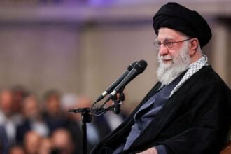 अयातुल्लाह अली खामेनेई के बाद ईरान की सत्ता को लेकर उत्तराधिकारी की दौड़, जिसमें मोजतबा खामेनेई और हसन खुमैनी प्रमुख दावेदार