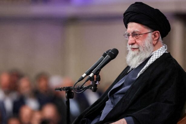 अयातुल्लाह अली खामेनेई के बाद ईरान की सत्ता को लेकर उत्तराधिकारी की दौड़, जिसमें मोजतबा खामेनेई और हसन खुमैनी प्रमुख दावेदार