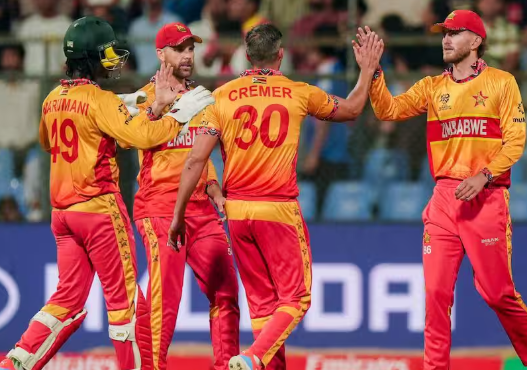 टी20 वर्ल्ड कप 2026: जिम्बाब्वे टीम दुबई उड़ानों रद्द होने से भारत अटकी; इजरायल-ईरान तनाव का क्रिकेट पर असर, खिलाड़ी चिंतित।