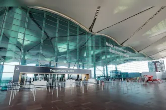 नोएडा इंटरनेशनल एयरपोर्ट उद्घाटन 2026 - पीएम मोदी और योगी आदित्यनाथ