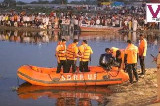 मथुरा वृंदावन में यमुना नदी में पलटा स्टीमर, राहत और बचाव कार्य जारी