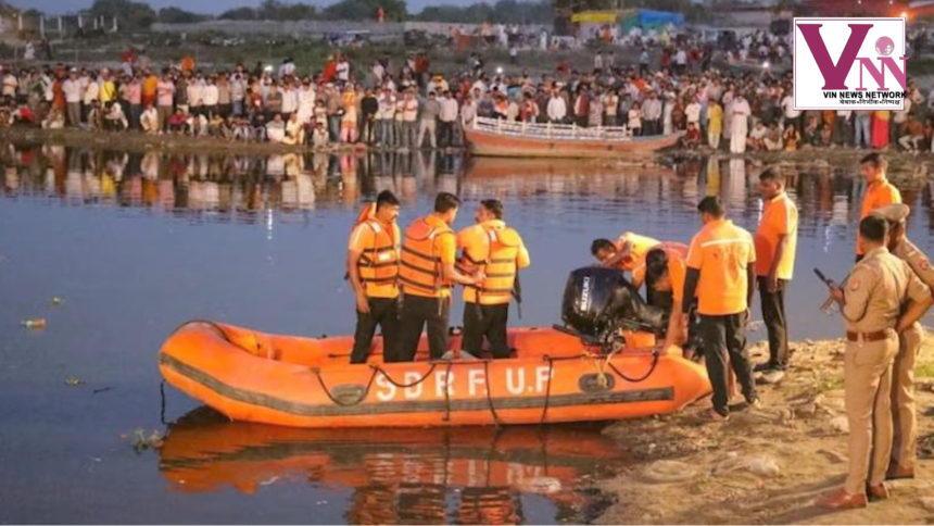 मथुरा वृंदावन में यमुना नदी में पलटा स्टीमर, राहत और बचाव कार्य जारी