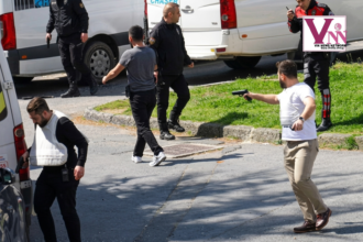 इस्तांबुल में इजरायली वाणिज्य दूतावास के बाहर पुलिस की घेराबंदी.