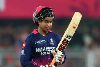 युवा क्रिकेटर वैभव सूर्यवंशी बल्लेबाजी करते हुए, आयरलैंड दौरे के लिए भारतीय टीम में चयन की चर्चा और इंटरनेशनल डेब्यू की संभावना