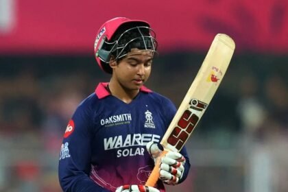 युवा क्रिकेटर वैभव सूर्यवंशी बल्लेबाजी करते हुए, आयरलैंड दौरे के लिए भारतीय टीम में चयन की चर्चा और इंटरनेशनल डेब्यू की संभावना