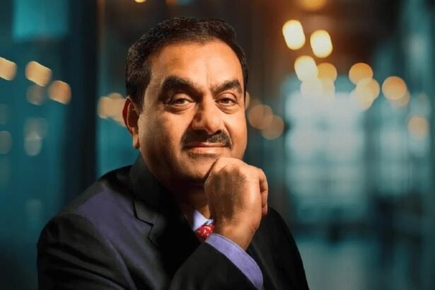 गौतम अडानी और मुकेश अंबानी की तुलना दर्शाने वाला ग्राफ, जिसमें अडानी एशिया के सबसे अमीर व्यक्ति बनते दिख रहे हैं और अंबानी दूसरे स्थान पर हैं