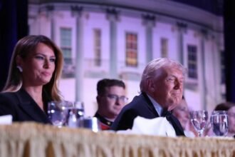 व्हाइट हाउस कॉरेस्पोंडेंट्स डिनर के दौरान फायरिंग की घटना के बाद अफरा-तफरी, डोनाल्ड ट्रंप और अन्य नेता सुरक्षित निकाले गए