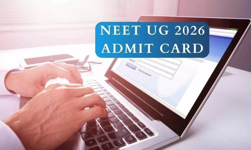 NEET UG 2026 एडमिट कार्ड जारी होने की सूचना, छात्र ऑनलाइन हॉल टिकट डाउनलोड करते हुए