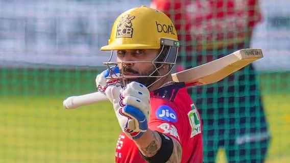 विराट कोहली आईपीएल 2026 में सबसे ज्यादा मैच खेलने का रिकॉर्ड बनाते हुए एमएस धोनी और रोहित शर्मा को पीछे छोड़ते हुए
