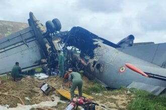 असम के जोरहाट एयरबेस के पास दुर्घटनाग्रस्त AN-32 विमान का मलबा, राहत और बचाव कार्य में जुटी टीम