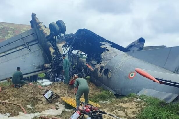 असम के जोरहाट एयरबेस के पास दुर्घटनाग्रस्त AN-32 विमान का मलबा, राहत और बचाव कार्य में जुटी टीम