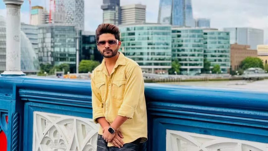 सिंगर सलमान अली मंच पर परफॉर्म करते हुए नजर आ रहे हैं। हालिया इंटरव्यू में उन्होंने भविष्य में संगीत छोड़कर इबादत के रास्ते पर चलने की इच्छा जताई।