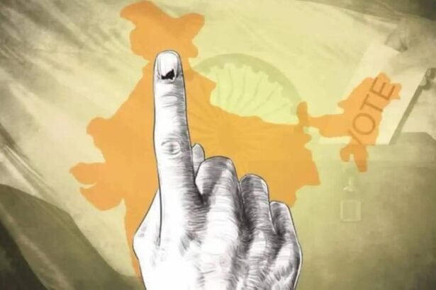 पांच राज्यों में संभावित विधानसभा चुनाव और जनगणना के बीच तैयारियों पर चर्चा करते अधिकारी और राजनीतिक गतिविधियां