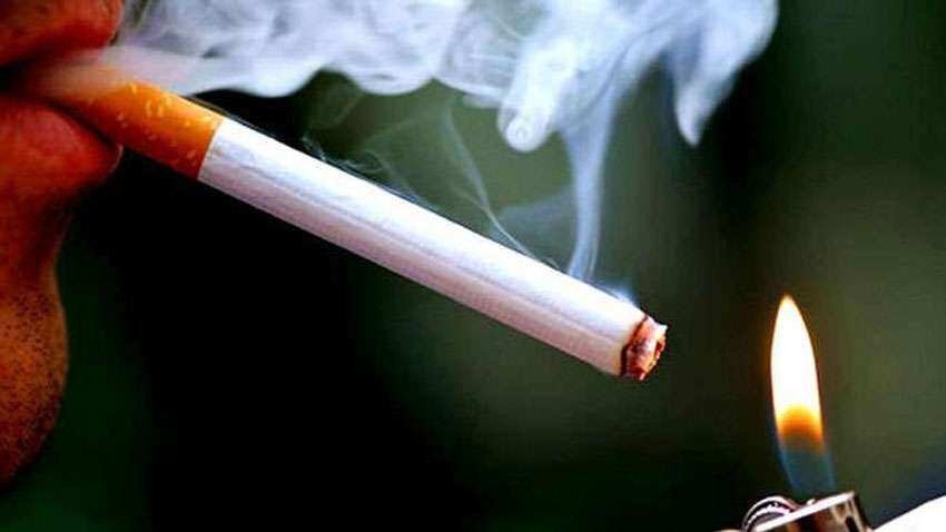 अलीगढ़ में सिगरेट को MRP से 20 रुपये ज्यादा कीमत पर बेचने के मामले में उपभोक्ता आयोग ने दुकानदार और कंपनी पर 10 लाख रुपये का जुर्माना लगाया