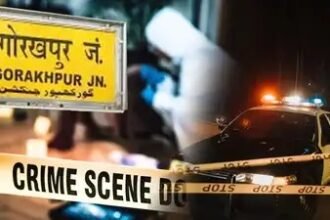गोरखपुर ट्रिपल मर्डर मामले में पुलिस जांच करती हुई, 16 वर्षीय किशोर पर बड़े भाई, भाभी और भतीजे की हत्या का आरोप