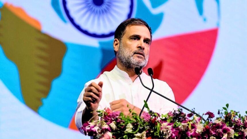 राहुल गांधी की अदालत में सुनवाई से जुड़ी प्रतीकात्मक तस्वीर, जिसमें मानहानि केस और हाईकोर्ट की कार्यवाही को दर्शाया गया है