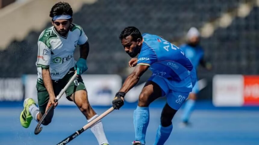 एफआईएच प्रो लीग में पाकिस्तान के खिलाफ 7-1 की शानदार जीत के बाद जश्न मनाती भारतीय पुरुष हॉकी टीम