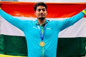 राष्ट्रीय अंतरराज्यीय एथलेटिक्स चैंपियनशिप में स्वर्ण पदक जीतने के बाद भाला फेंक खिलाड़ी रोहित यादव