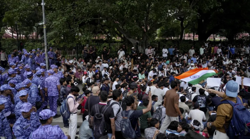 जंतर-मंतर पर CJP के संसद मार्च के दौरान प्रदर्शनकारियों और पुलिस के बीच झड़प