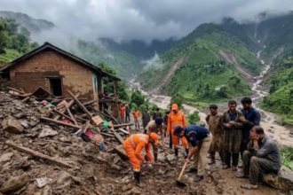 पुंछ के लोरन क्षेत्र में हुए भूस्खलन में एक परिवार के सात लोगों की मौत हो गई।