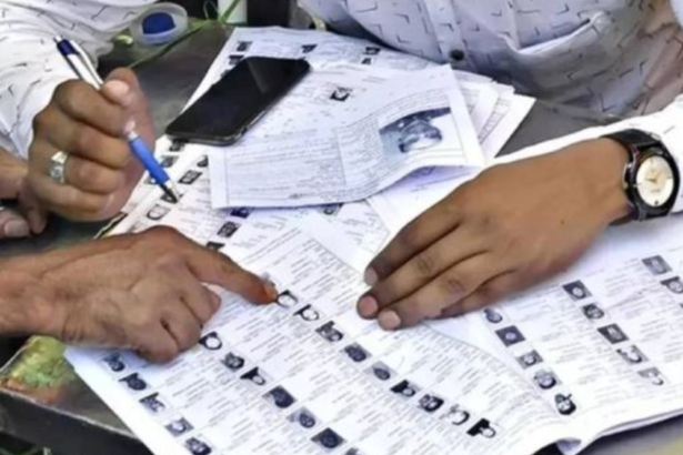 हाईकोर्ट से राहत नहीं मिली, डीएम ने खेलपुर नसरुल्लापुर की प्रधान को हटाया