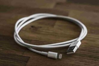 खराब या नकली USB केबल से स्मार्टफोन, लैपटॉप और अन्य डिवाइस को होने वाले नुकसान और सुरक्षित USB केबल खरीदने के जरूरी टिप्स